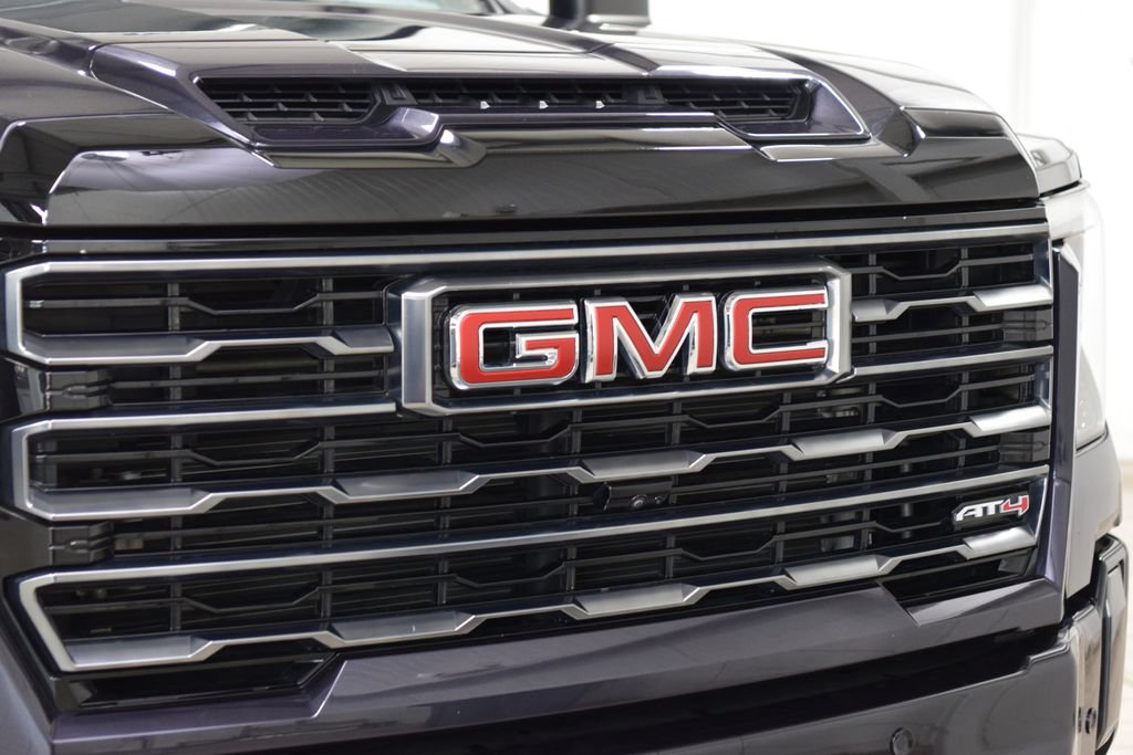 Used 2024 GMC Sierra 2500 AT4 w/ AT4 Premium Plus Package AWD/4WD image 11