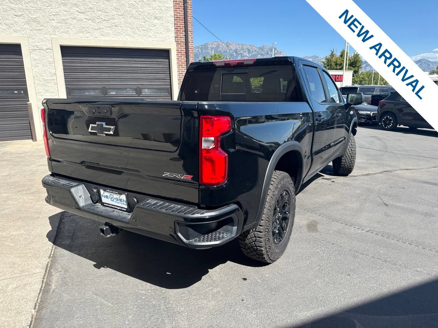 Used 2025 Chevrolet Silverado 1500 ZR2 w/ Technology Package AWD/4WD image 7