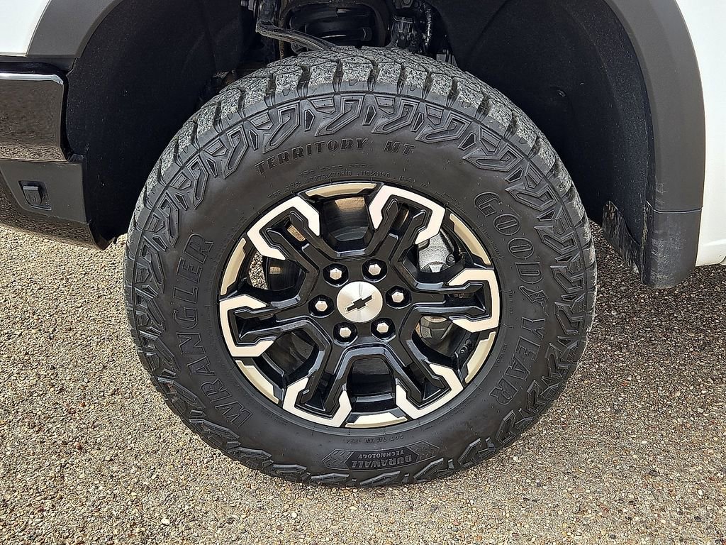 Used 2024 Chevrolet Silverado 1500 ZR2 w/ Technology Package image 10