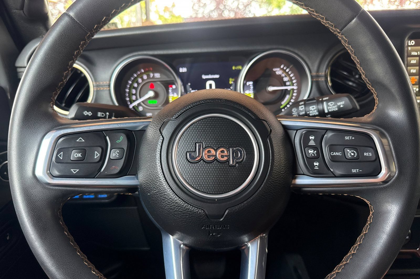 Used 2023 Jeep Wrangler Unlimited Sahara AWD/4WD image 24