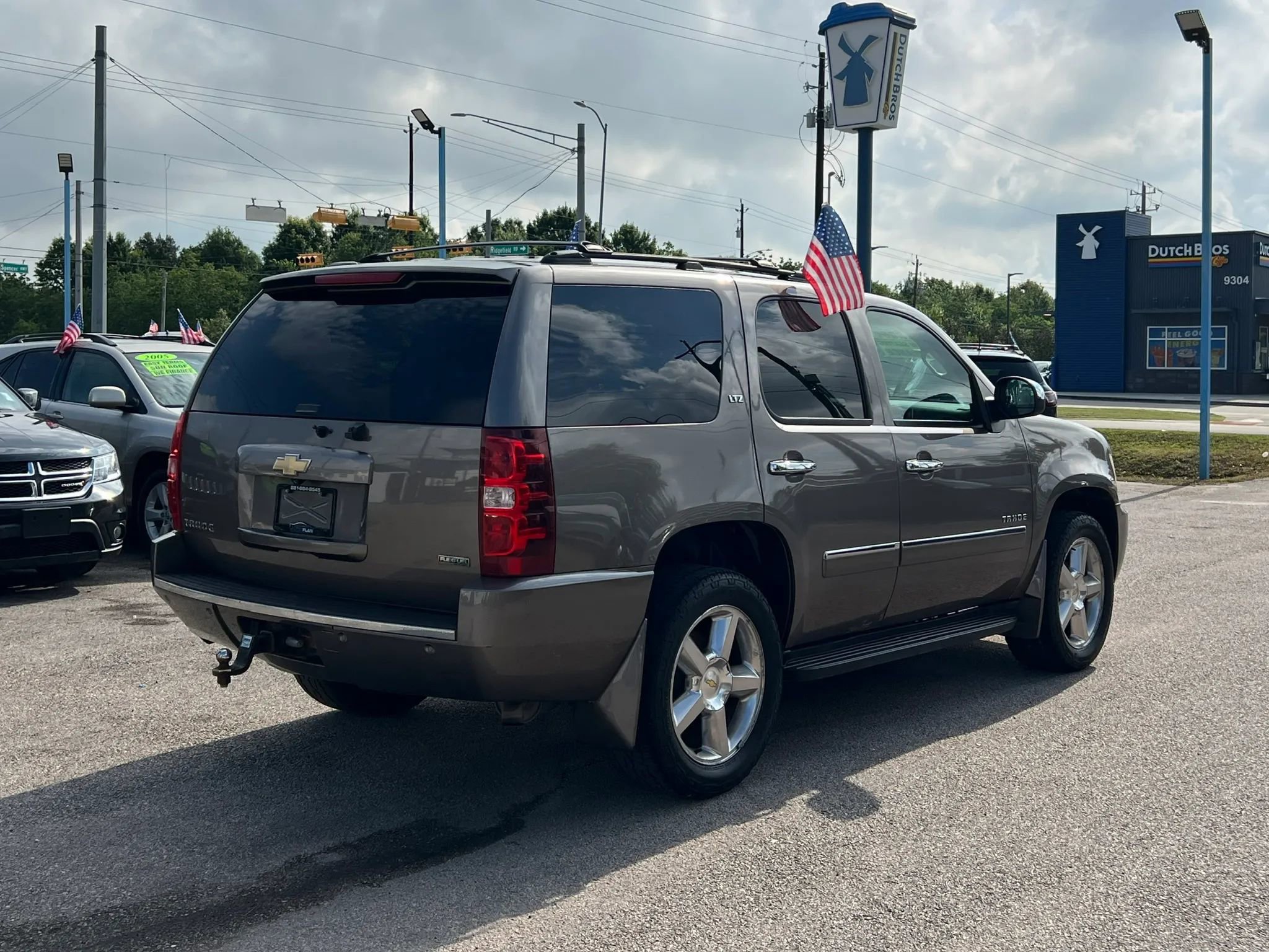 Used 2011 Chevrolet Tahoe LTZ AWD/4WD image 6