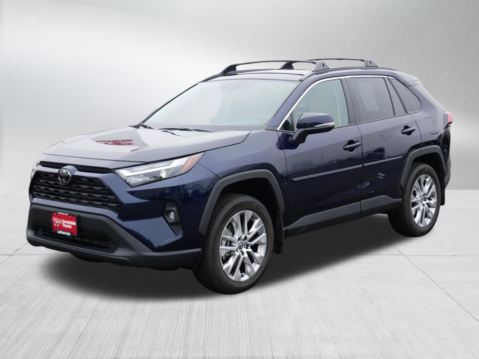 Used 2025 Toyota RAV4 XLE Premium AWD/4WD image 3