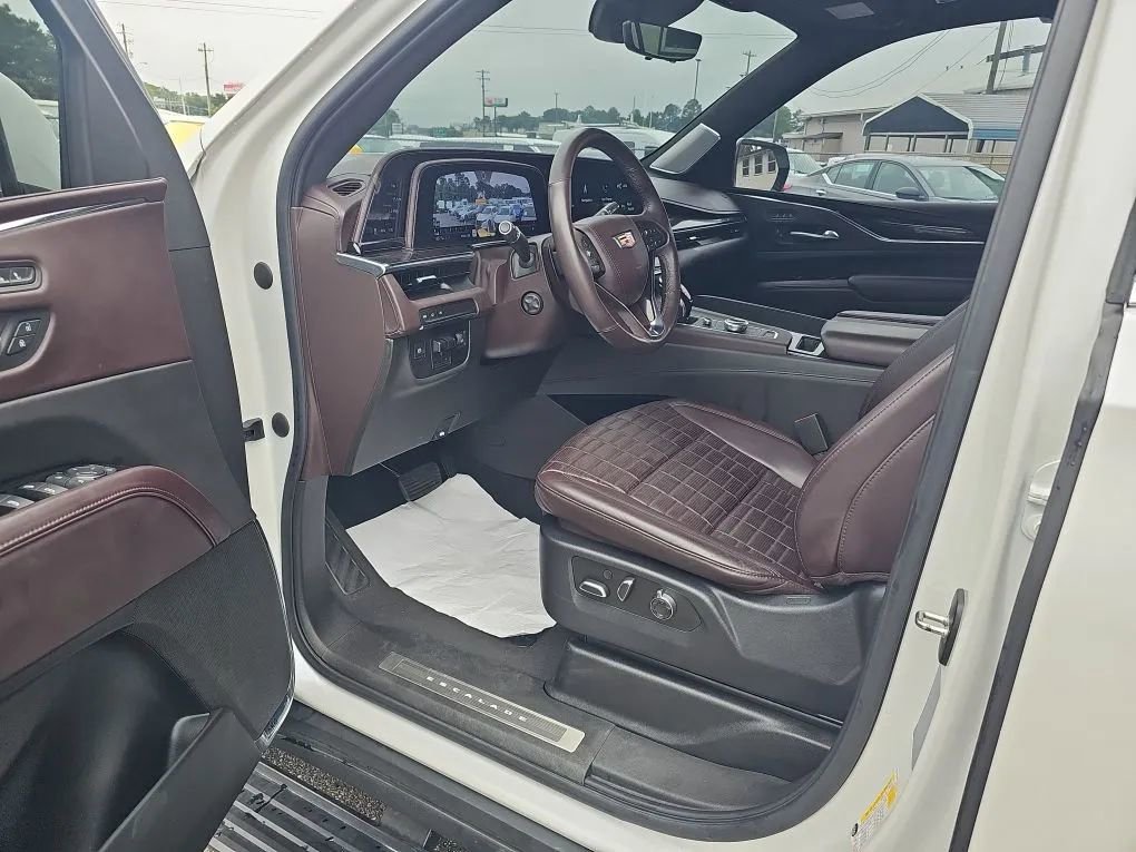Used 2021 Cadillac Escalade Premium Luxury Platinum image 12
