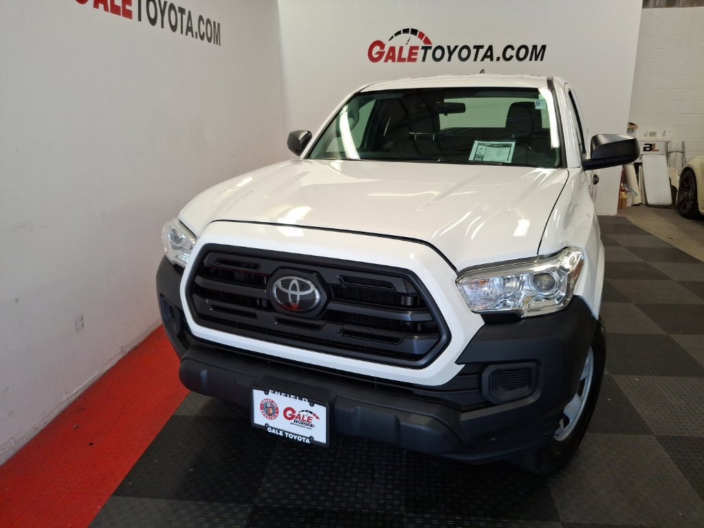 Used 2018 Toyota Tacoma SR AWD/4WD image 3