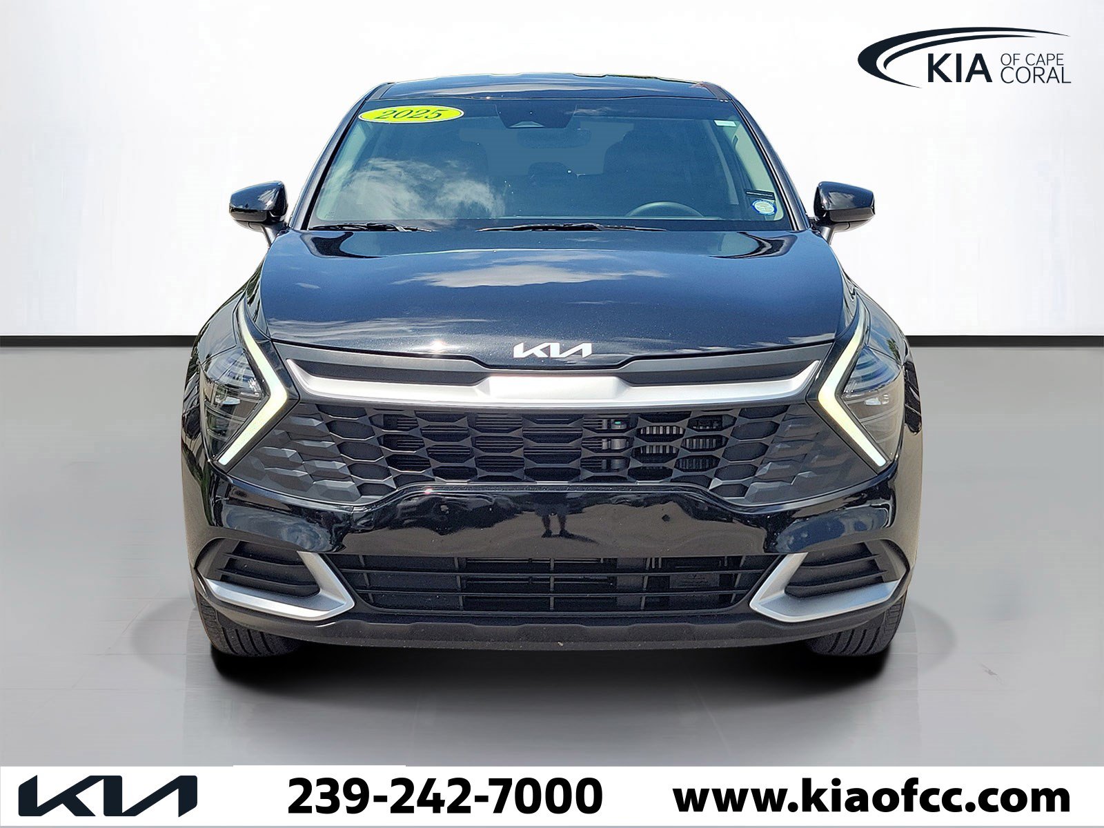 Certified 2025 Kia Sportage LX FWD image 2