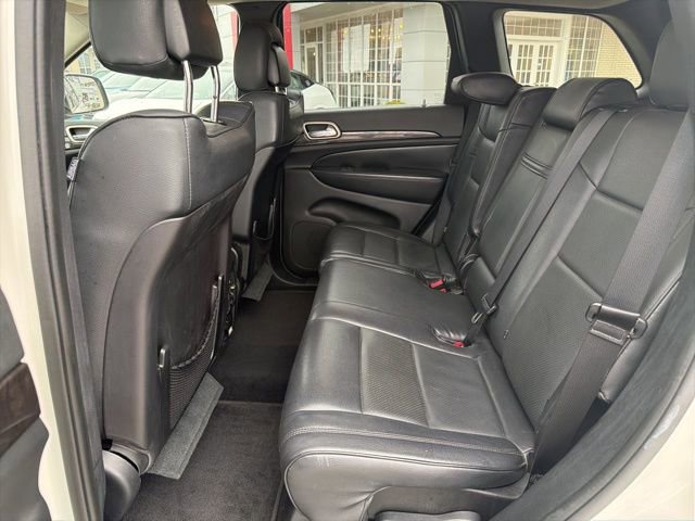 Used 2012 Jeep Grand Cherokee Laredo w/ Laredo E Group image 11