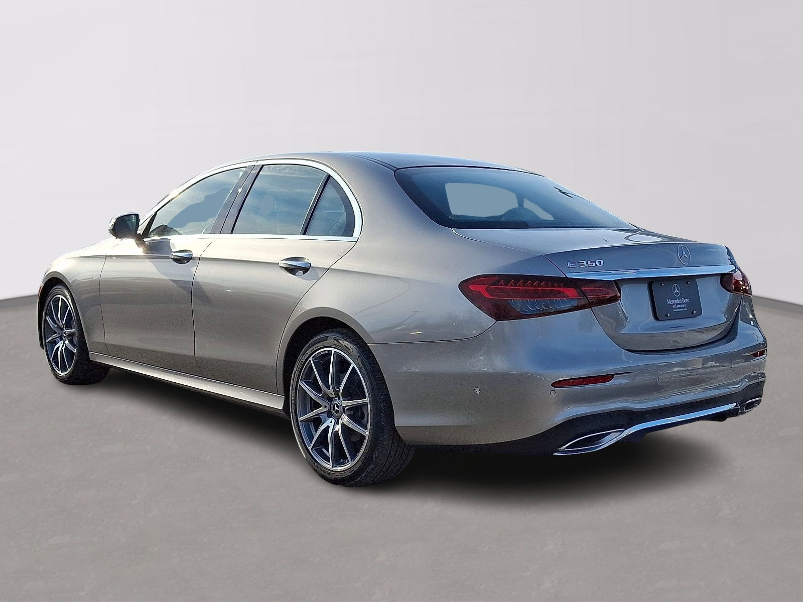 Used 2023 Mercedes-Benz E 350 4MATIC Sedan image 6