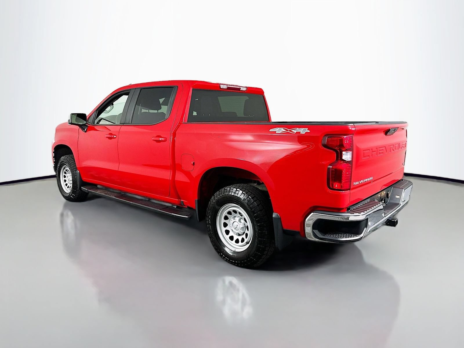 Used 2022 Chevrolet Silverado 1500 LT w/ Safety Package AWD/4WD image 6