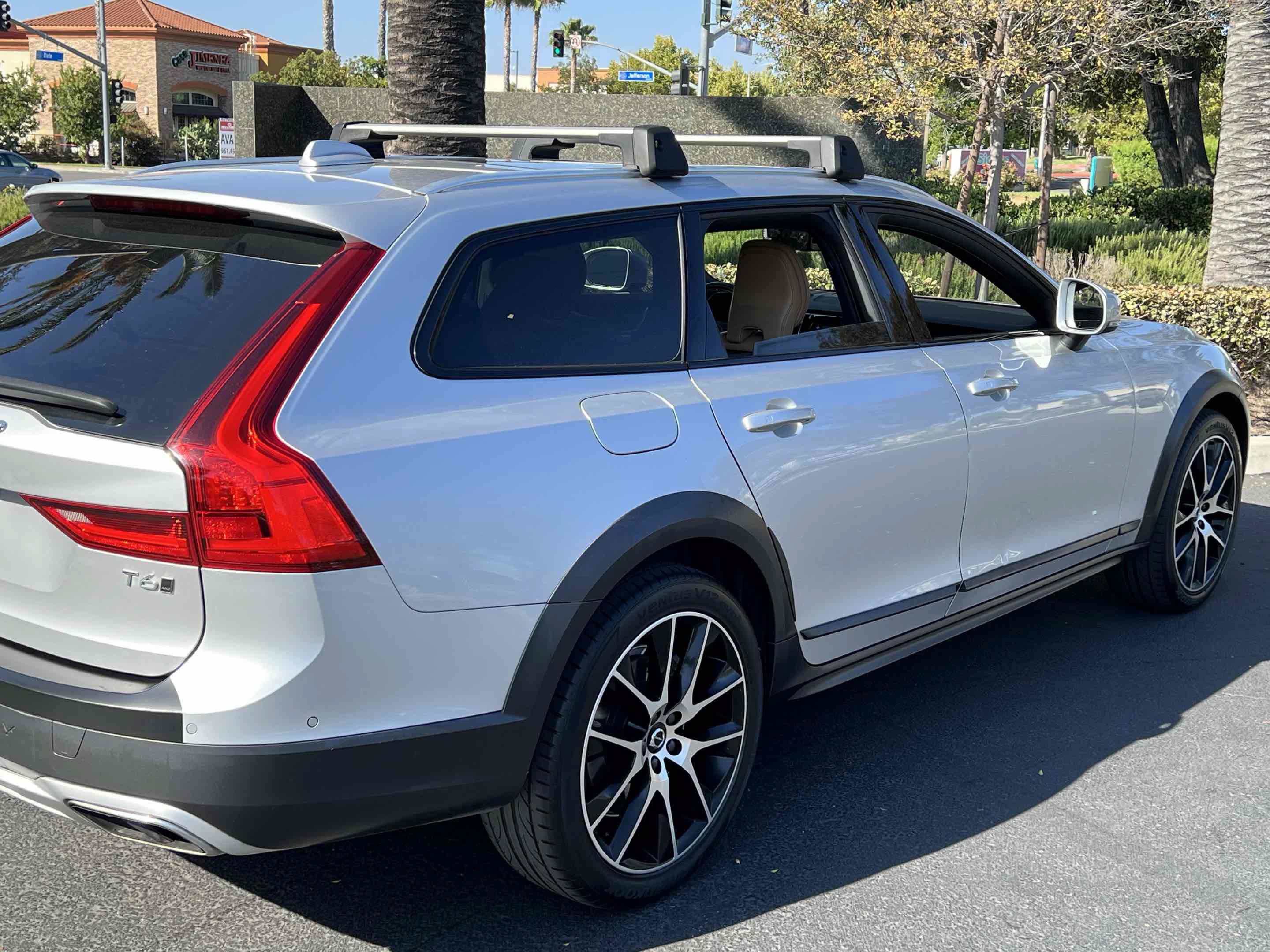 Used 2020 Volvo V90 T6 Cross Country AWD/4WD image 45