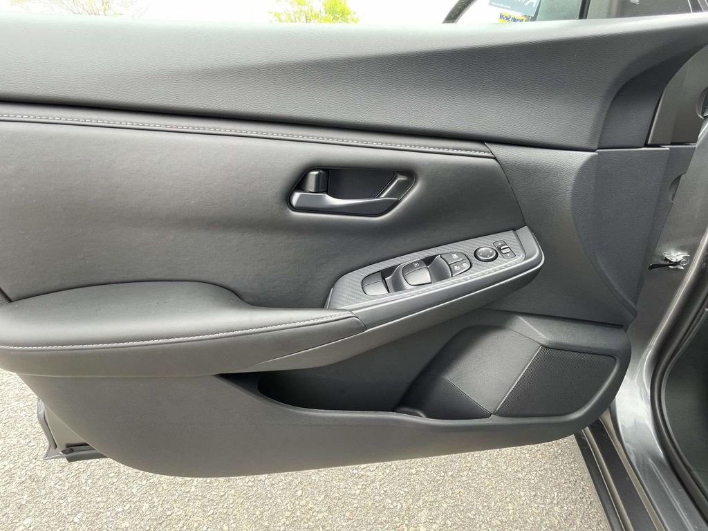 Used 2025 Nissan Sentra S image 15