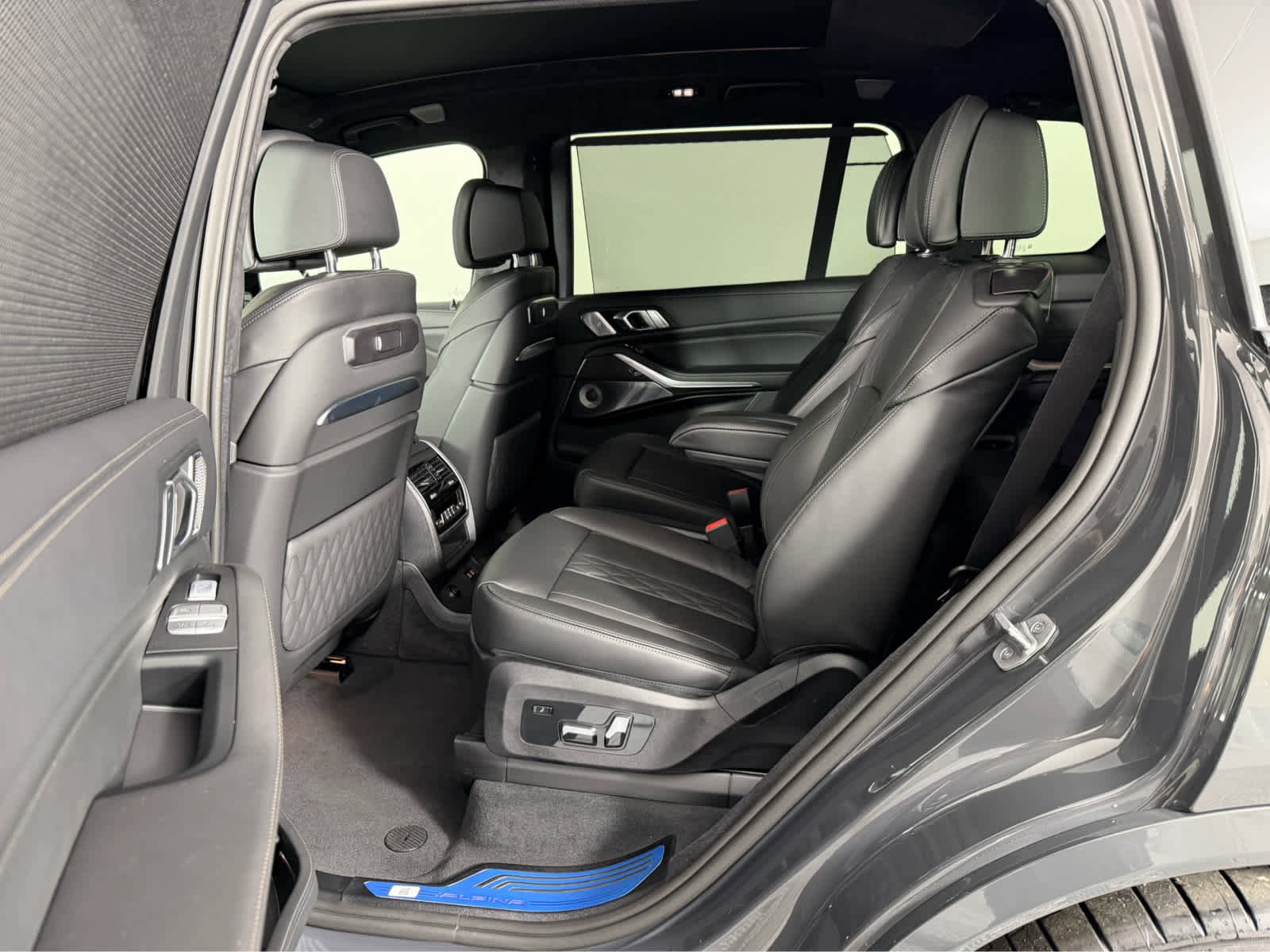 New 2026 BMW ALPINA XB7 image 17