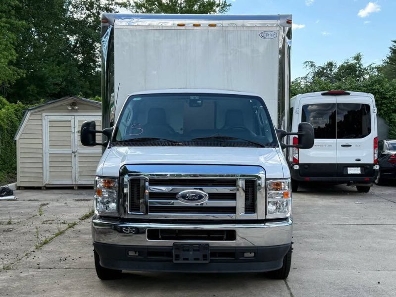 Used 2023 Ford E-450 and Econoline 450 Super Duty w/ Power Windows & Locks Group RWD image 2