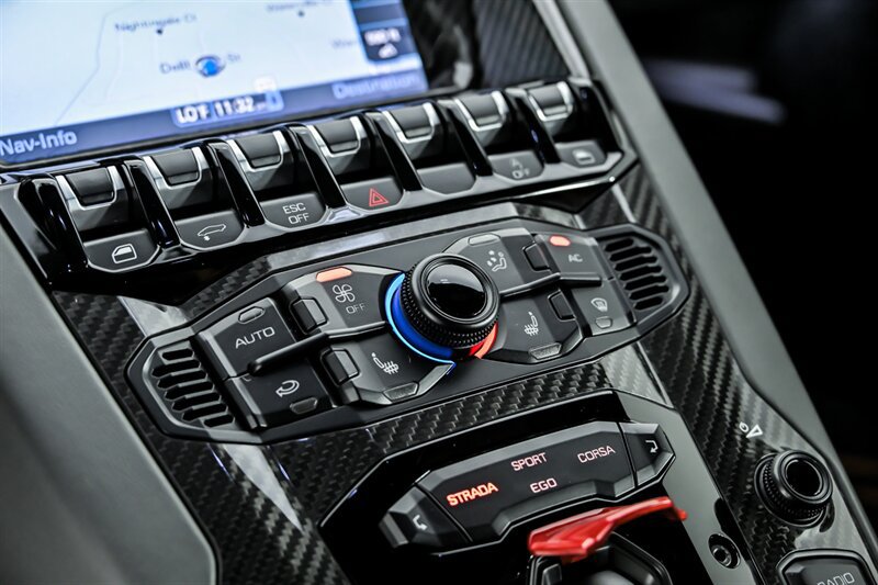 Used 2019 Lamborghini Aventador SVJ AWD/4WD image 33