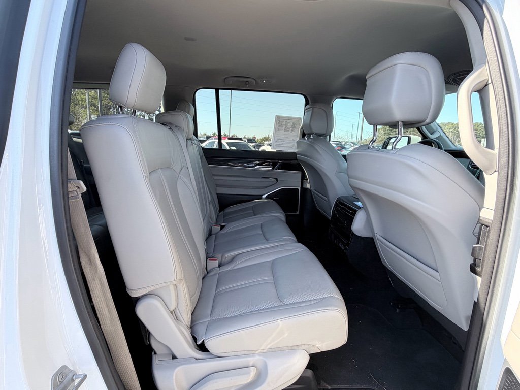 Used 2022 Jeep Wagoneer Series II RWD image 23
