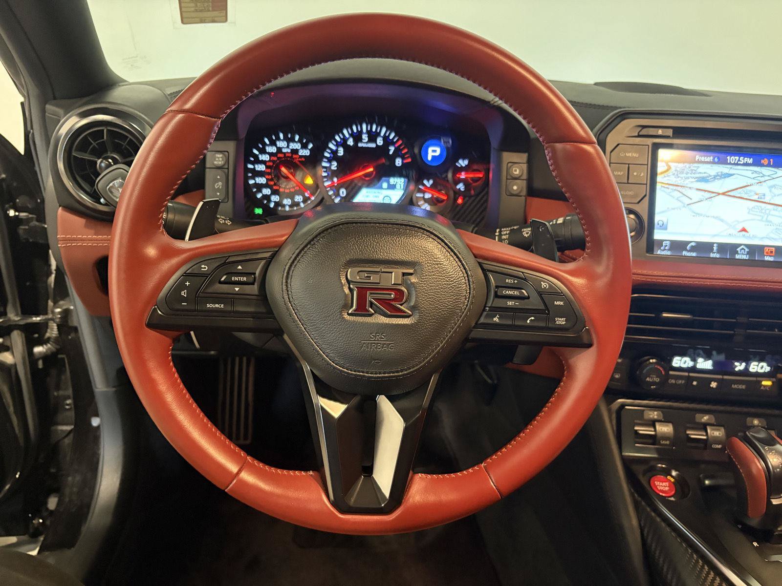 Used 2024 Nissan GT-R Premium w/ Premium Interior Package AWD/4WD image 20