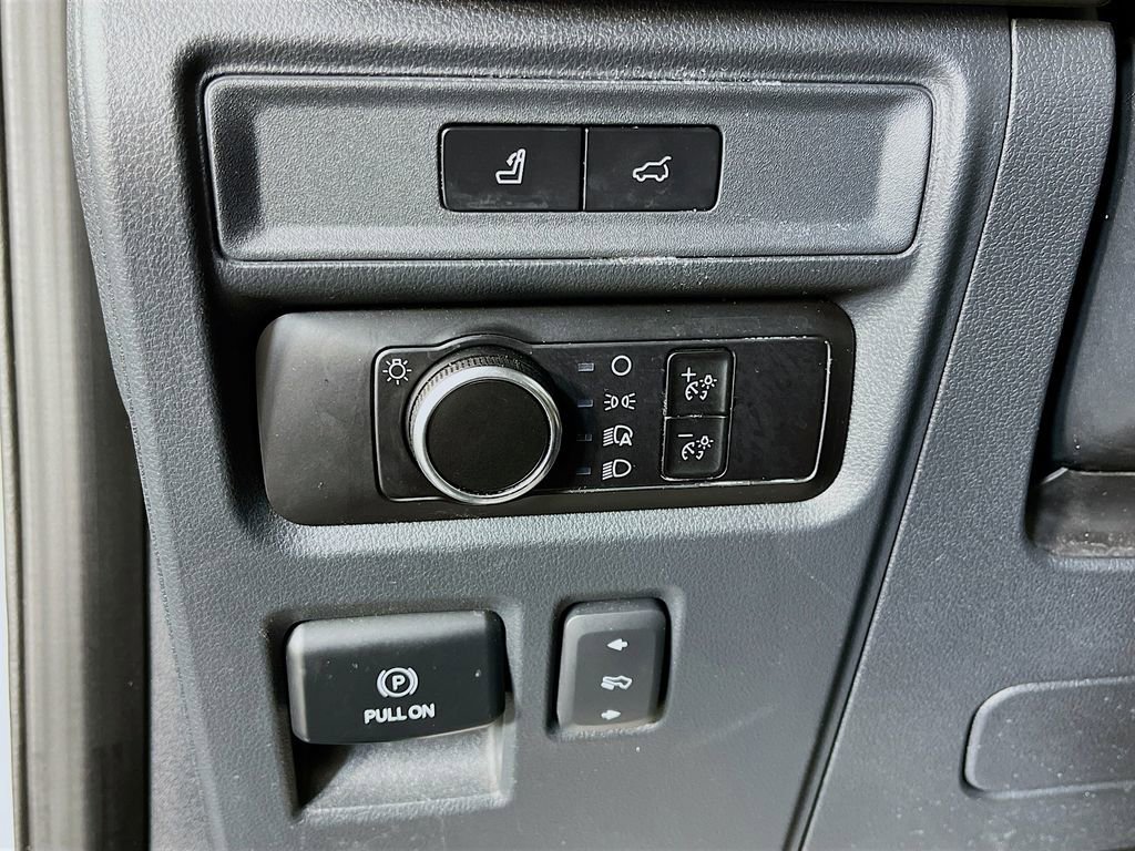 Used 2023 Ford Expedition Max XLT image 13