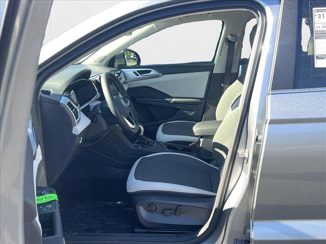 New 2025 Volkswagen Taos SE image 14