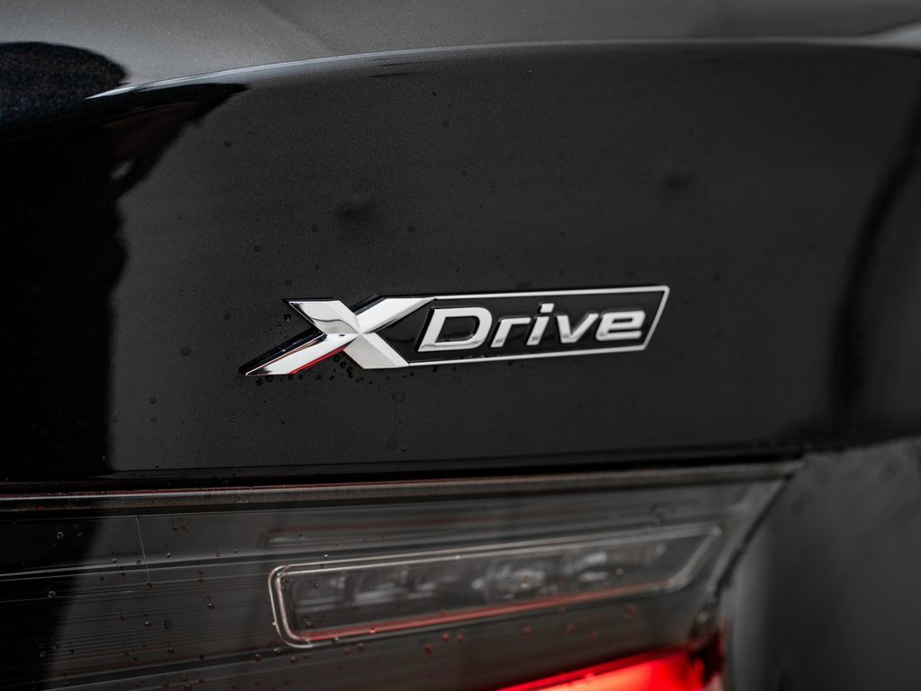 Used 2025 BMW 330i xDrive Sedan image 9