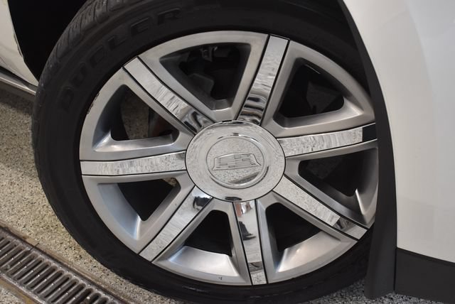 Used 2017 Cadillac Escalade ESV Premium Luxury AWD/4WD image 32