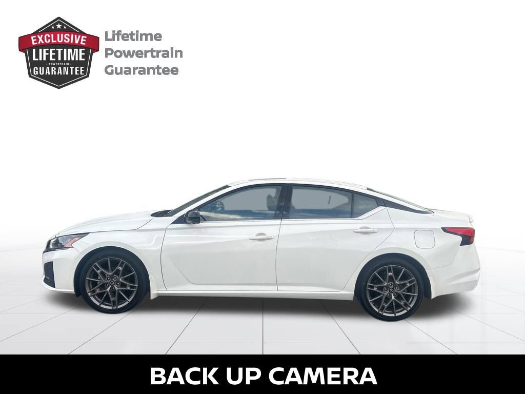 Certified 2023 Nissan Altima 2.0 SR image 2