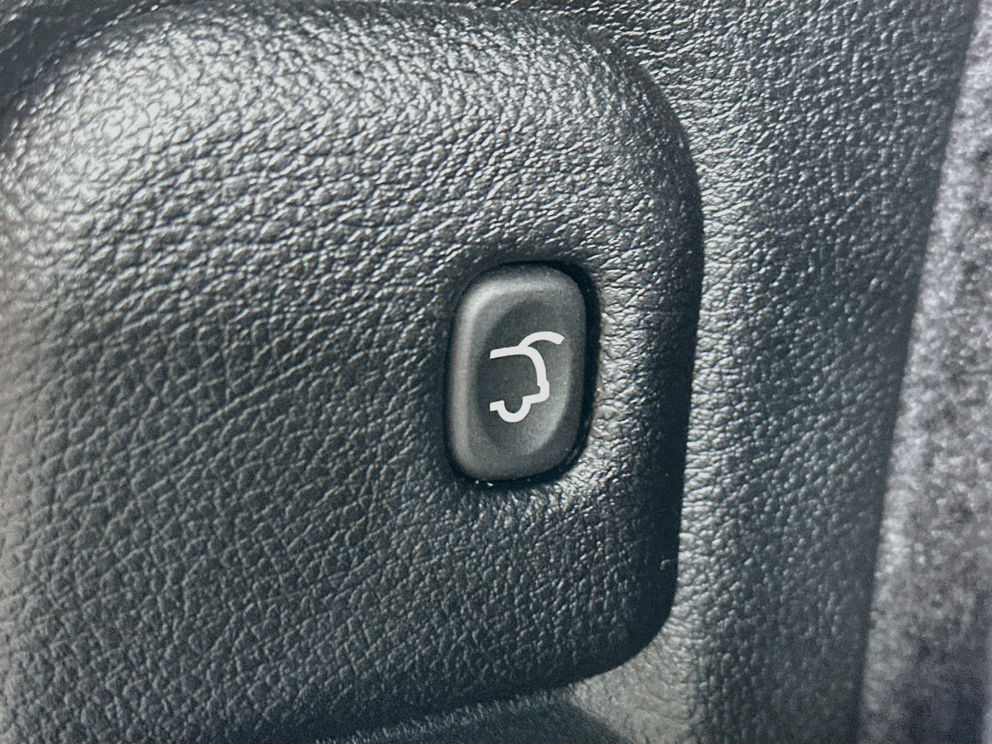 Used 2025 Dodge Durango GT RWD image 31