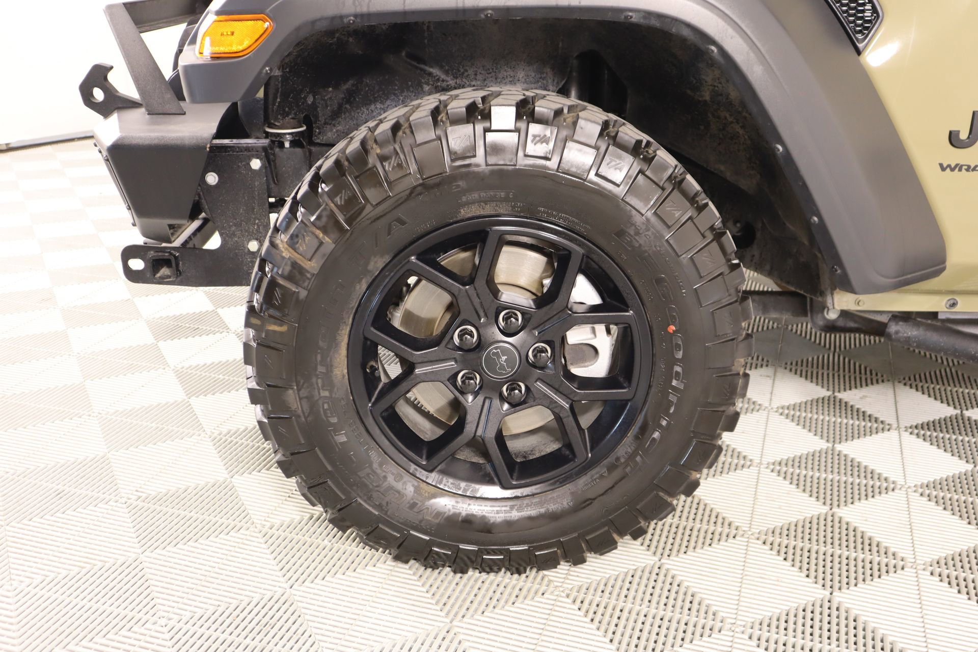 Used 2025 Jeep Wrangler Sport image 15