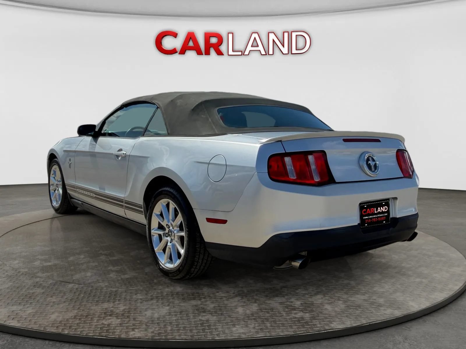 Used 2011 Ford Mustang Premium w/ 202A Rapid Spec Order Code RWD image 4