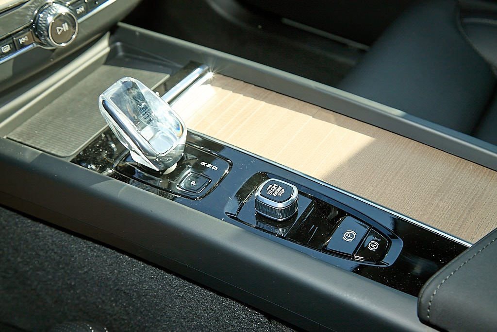 New 2026 Volvo XC60 B5 Ultra w/ Climate Package image 17