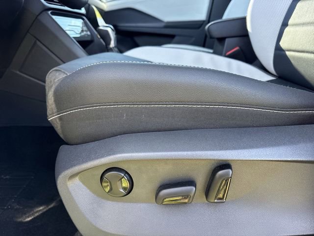 New 2026 Volkswagen Taos SEL image 12