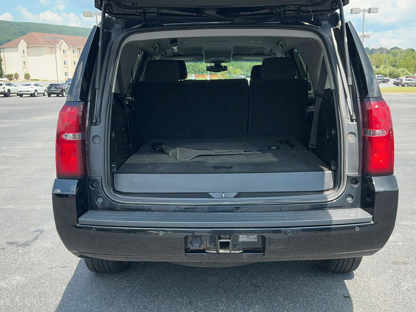 Used 2018 Chevrolet Tahoe LS AWD/4WD image 9