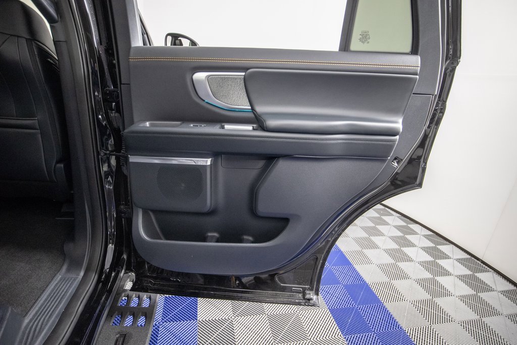 Used 2025 Ford Expedition Tremor image 18