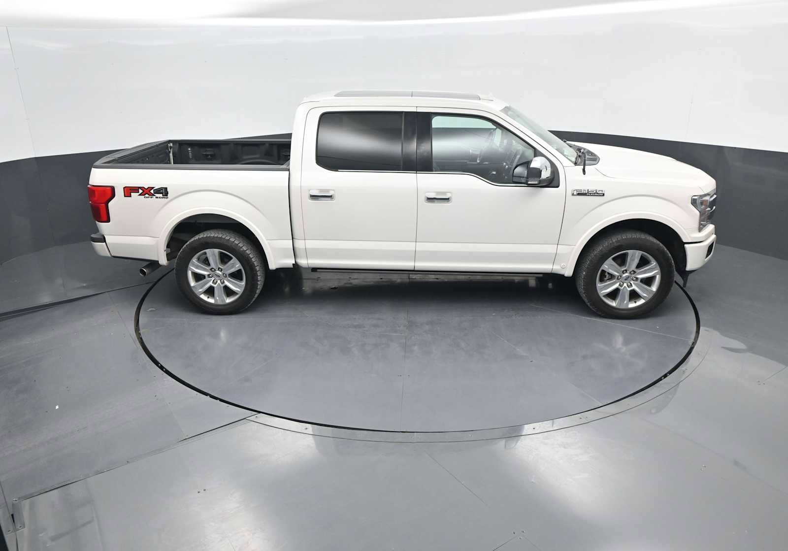 Used 2018 Ford F150 Platinum w/ Equipment Group 701A Luxury AWD/4WD image 31