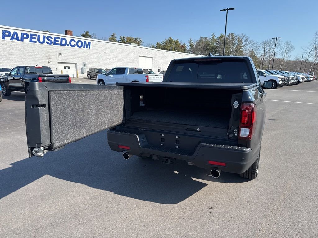 Used 2025 Honda Ridgeline Black Edition image 7