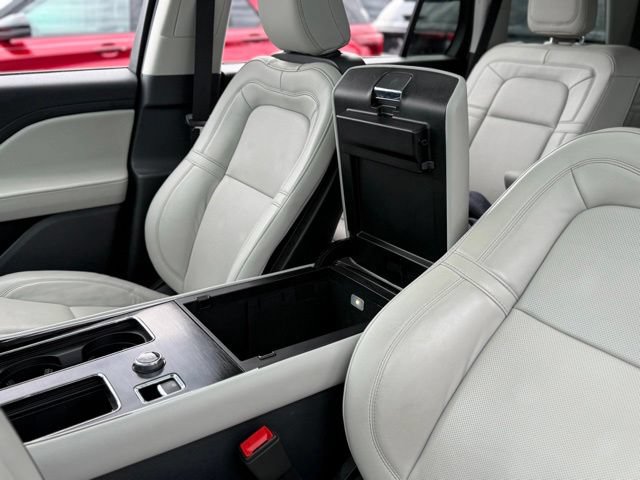Used 2025 Lincoln Aviator Reserve w/ Jet Appearance Package AWD/4WD image 30