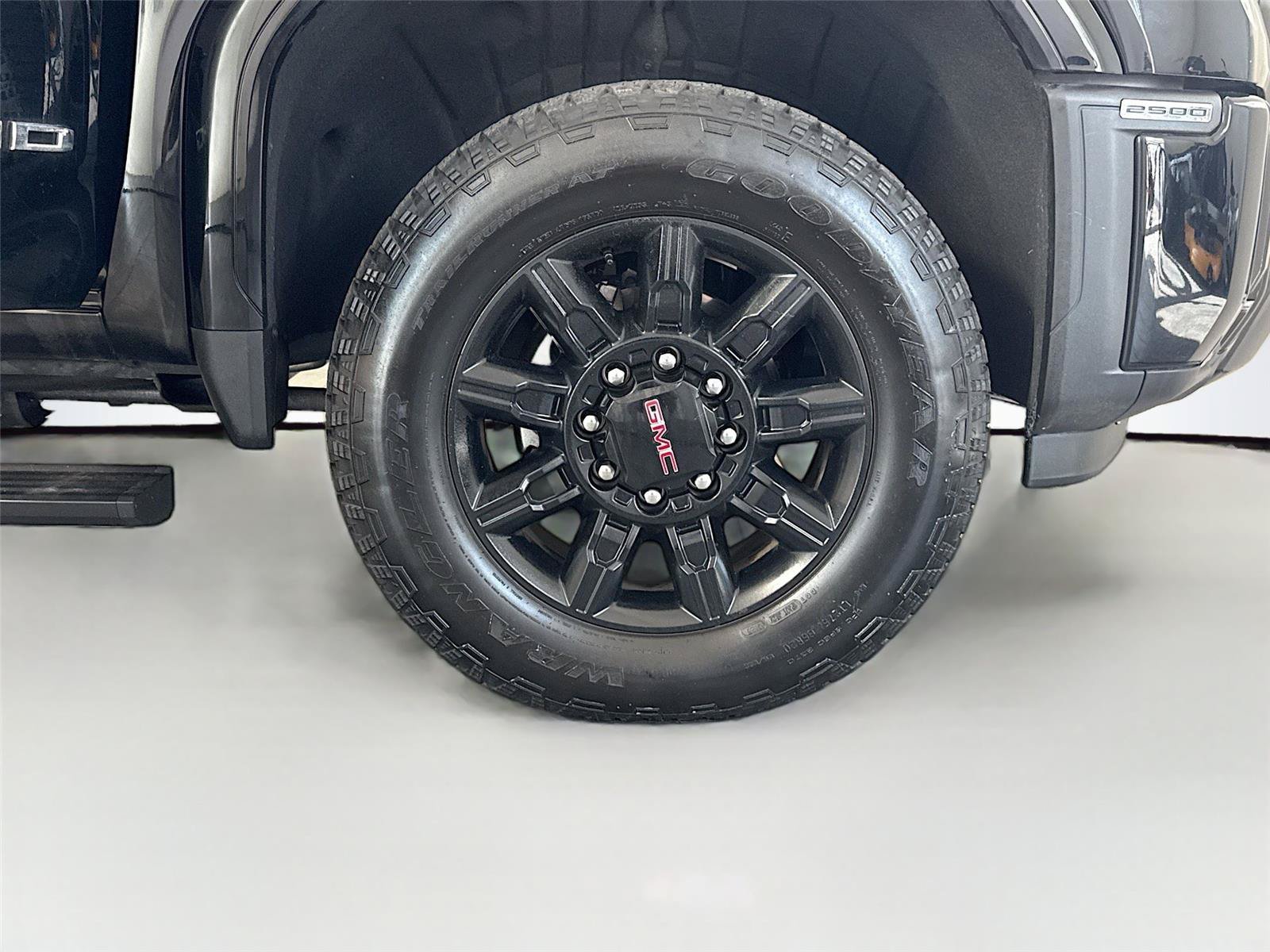 Used 2025 GMC Sierra 2500 AT4 w/ AT4 Premium Plus Package AWD/4WD image 36