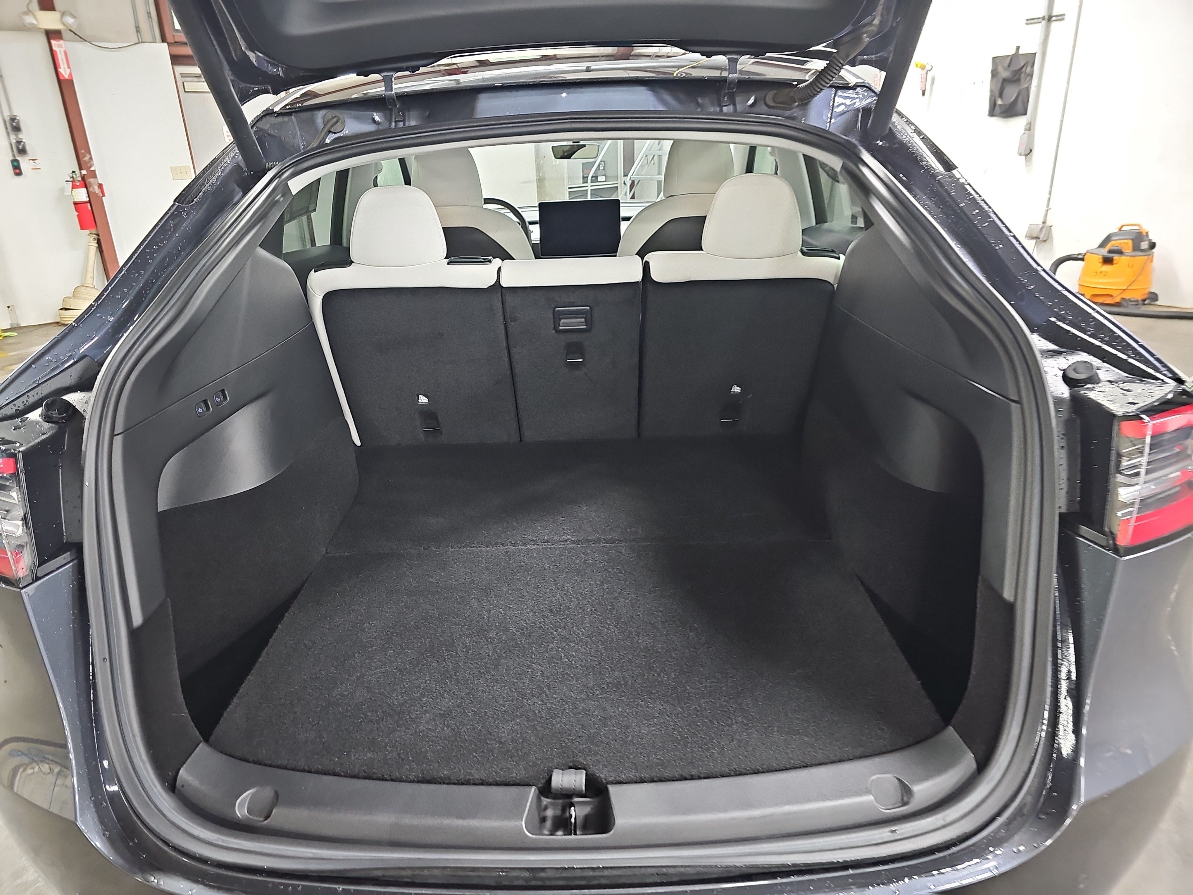 Used 2021 Tesla Model Y Performance AWD/4WD image 13