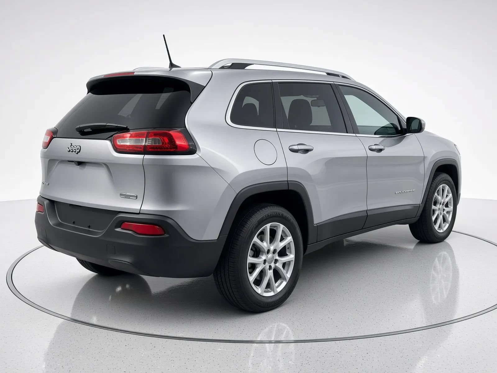 Used 2018 Jeep Cherokee Latitude w/ Cold Weather Group AWD/4WD image 5