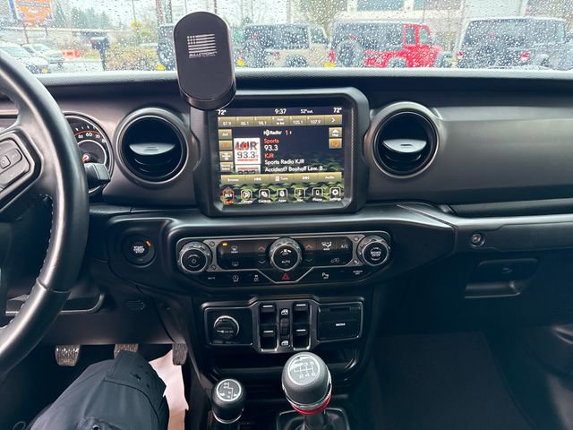 Used 2021 Jeep Gladiator Willys image 25