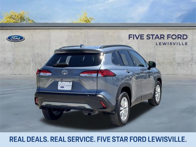 Used 2023 Toyota Corolla Cross LE image 4