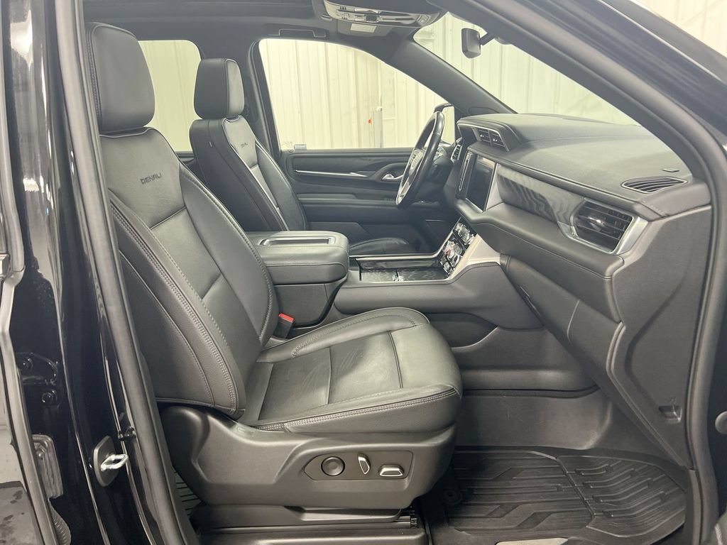 Used 2022 GMC Yukon XL Denali AWD/4WD image 23