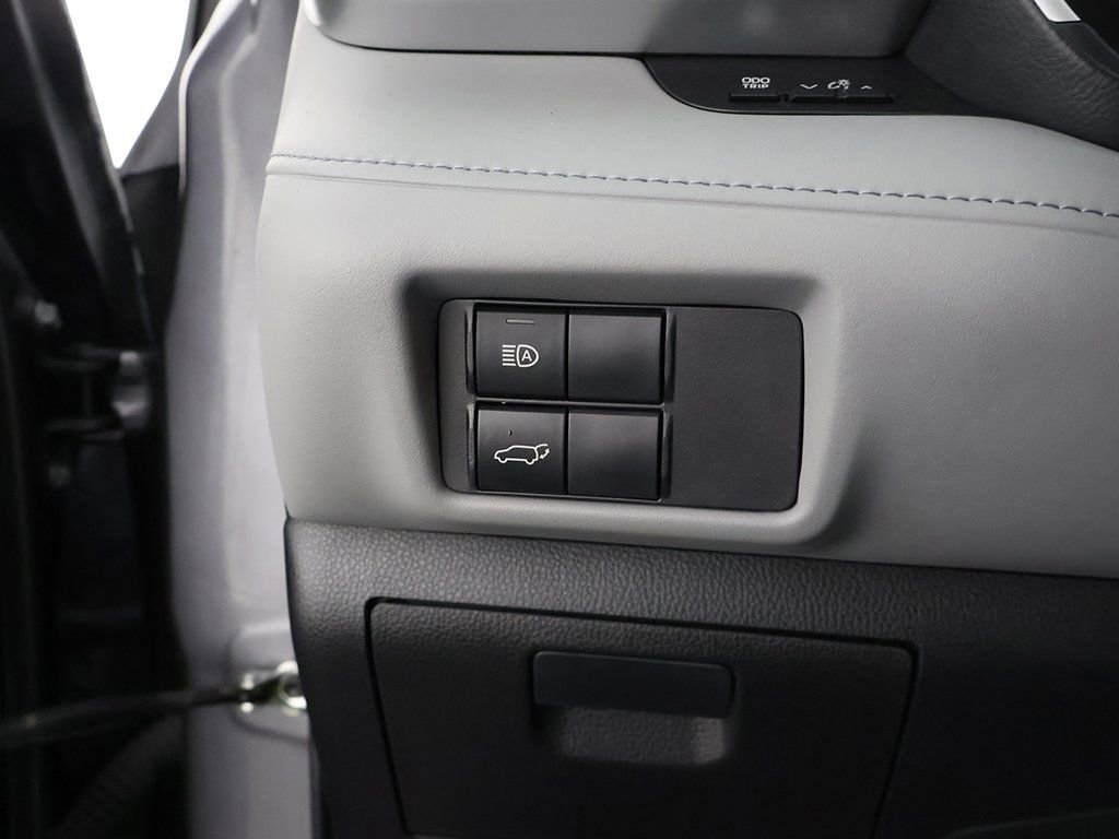 Used 2022 Toyota Highlander XLE image 41