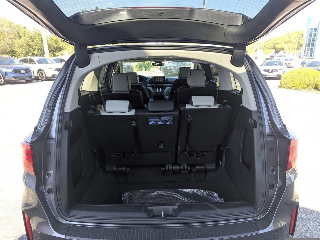 Used 2026 Honda Odyssey Elite image 8