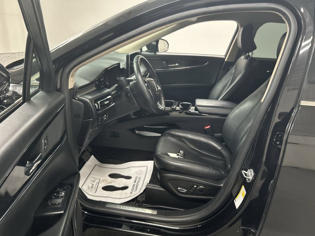 Used 2023 Lincoln Nautilus AWD w/ Premium Package image 9