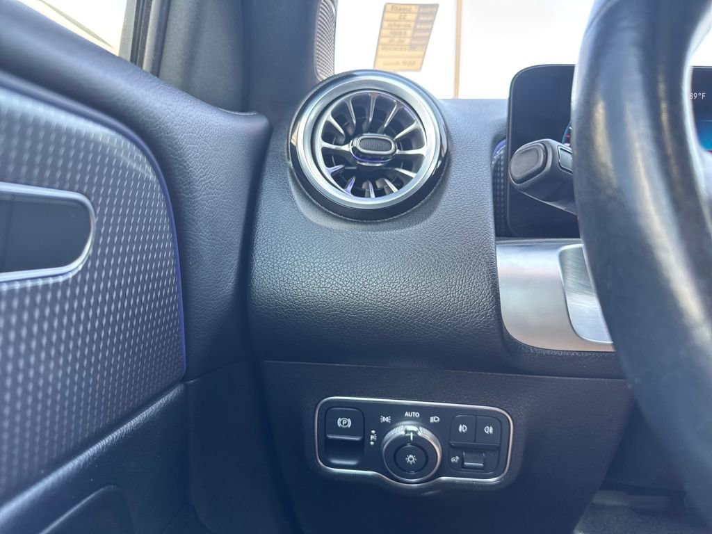Used 2022 Mercedes-Benz GLB 250 4MATIC image 52