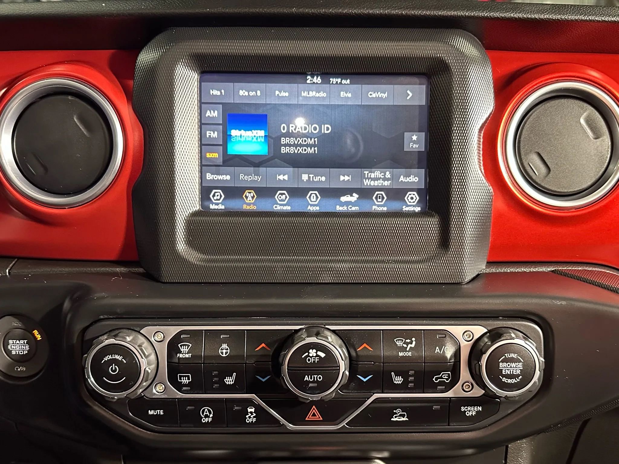 Used 2021 Jeep Gladiator Rubicon w/ Cold Weather Group AWD/4WD image 25