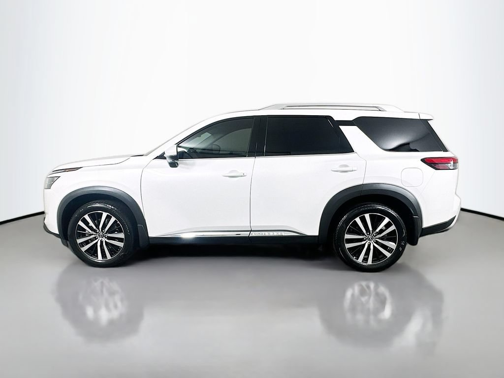 Used 2025 Nissan Pathfinder Platinum FWD image 8