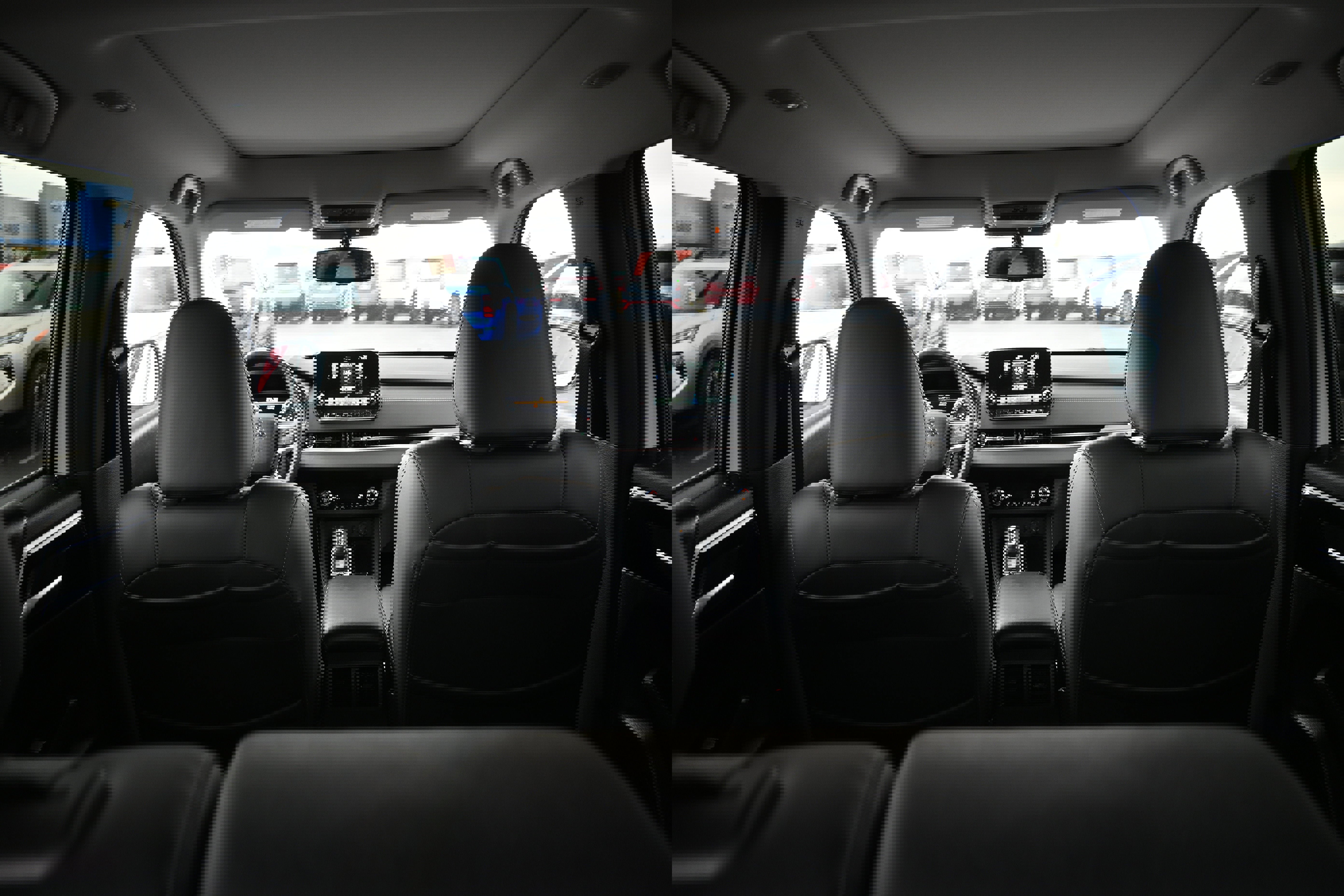 Used 2024 Mitsubishi Outlander SE image 13