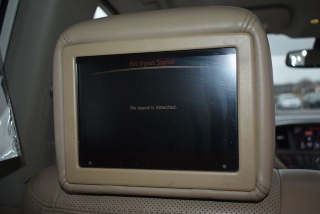 Used 2017 Nissan Pathfinder Platinum w/ Family Entertainment Package image 44