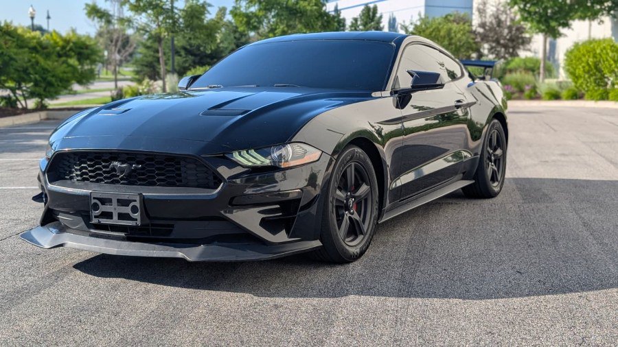Used 2018 Ford Mustang Coupe RWD image 10
