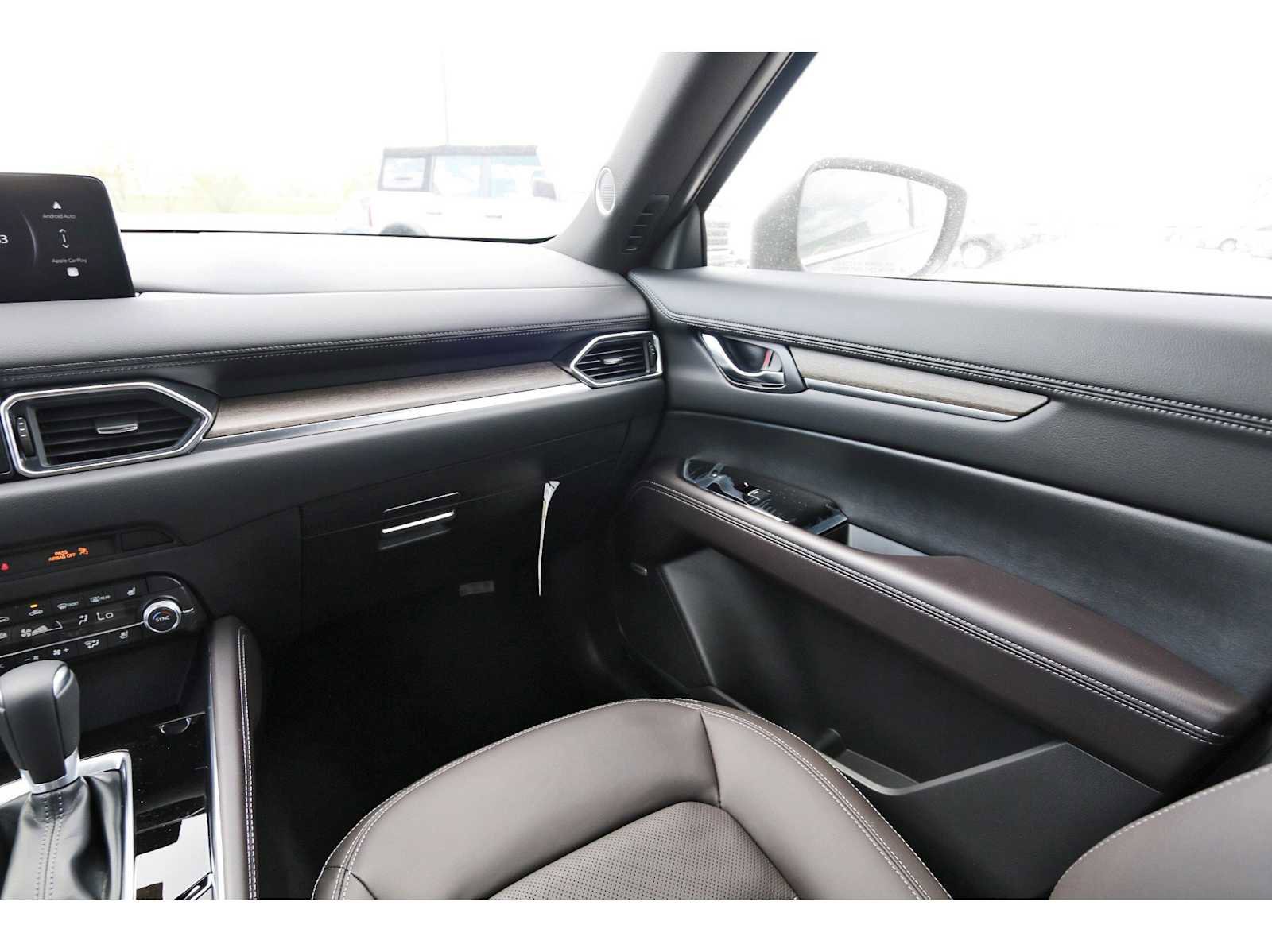 New 2025 MAZDA CX-5 Signature image 8